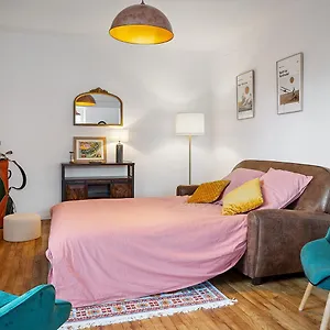 Appartement Loft British Au Pied Du Mont !, Pontorson